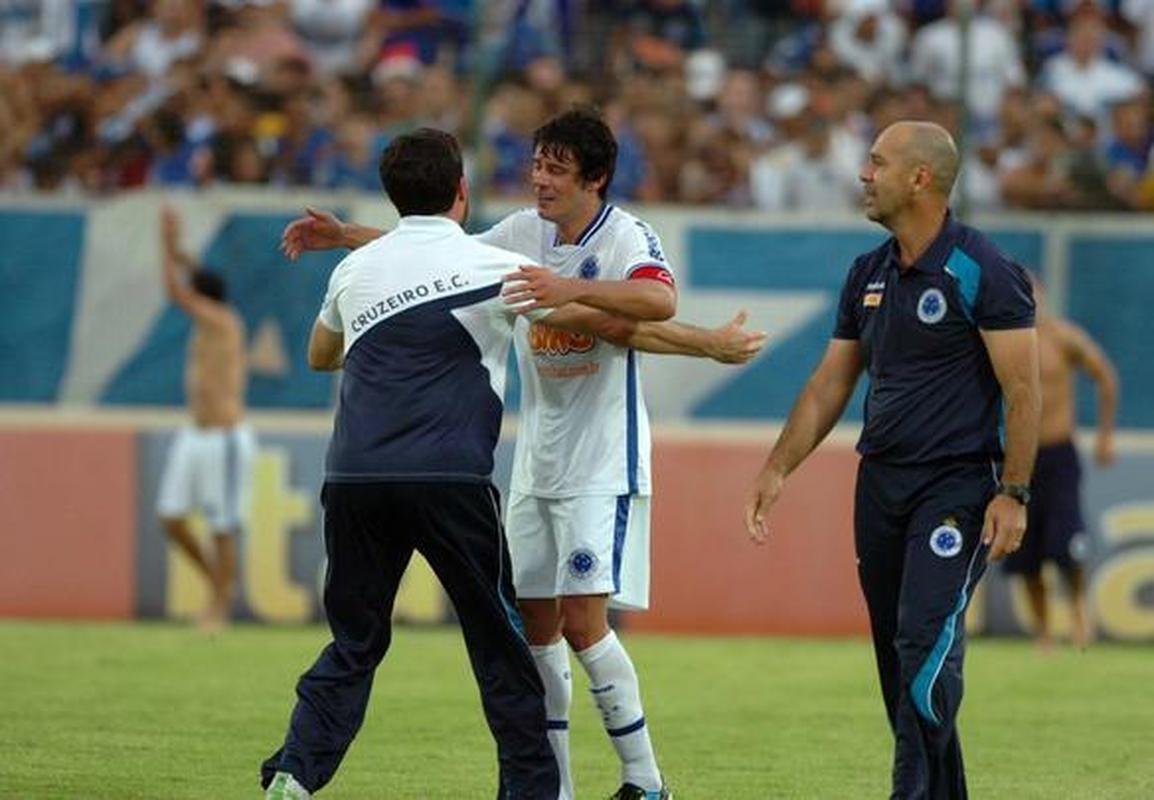 Atletas celestes vibraram com vitria e permanncia na Srie A