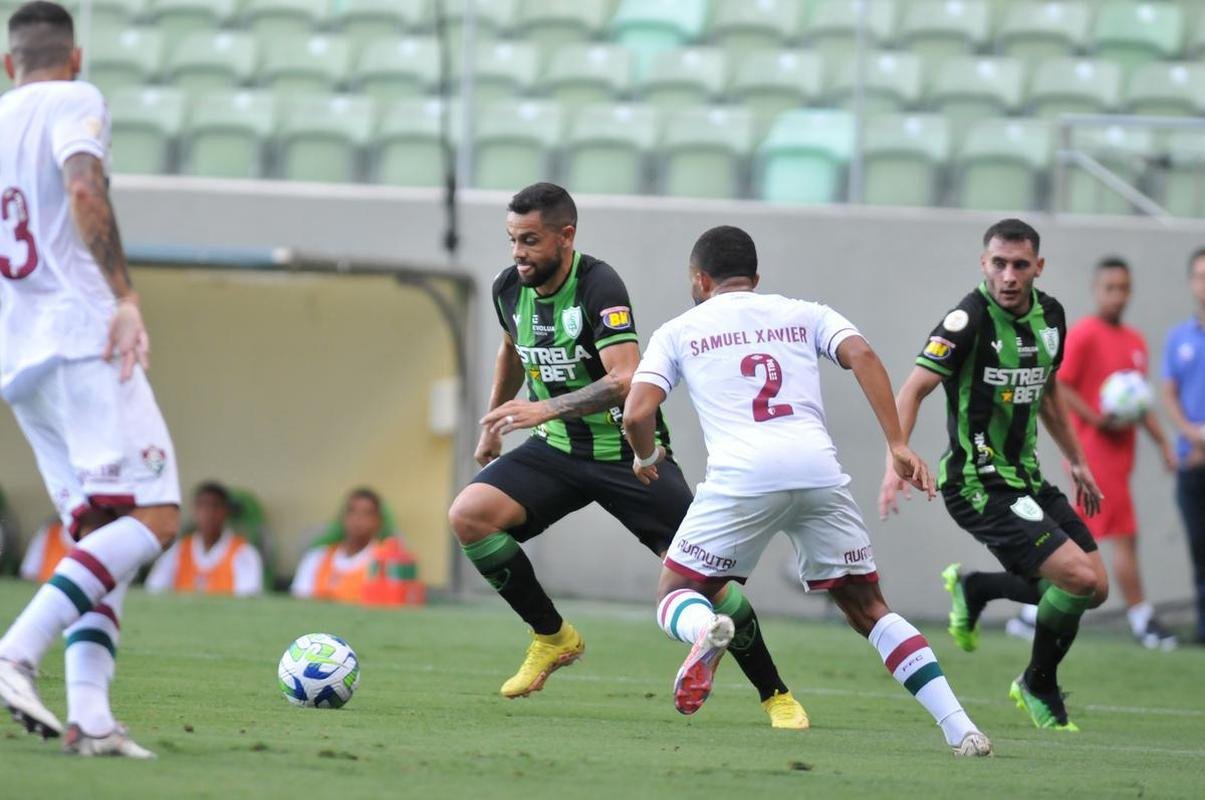 Amrica foi derrotado por 3 a 0 pelo Fluminense neste sbado (15/4), no Independncia, pela 1 rodada do Campeonato Brasileiro