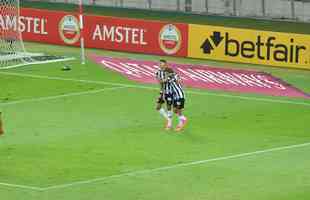 Fotos do gol de Marrony, do Atltico, sobre o La Guaira, no Mineiro