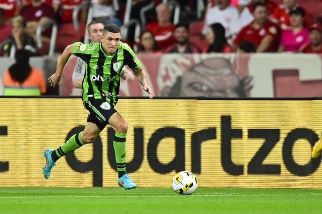 Fotos do duelo entre Internacional e Amrica, no Beira-Rio, em Porto Alegre, pela 16 rodada da Srie A do Campeonato Brasileiro.