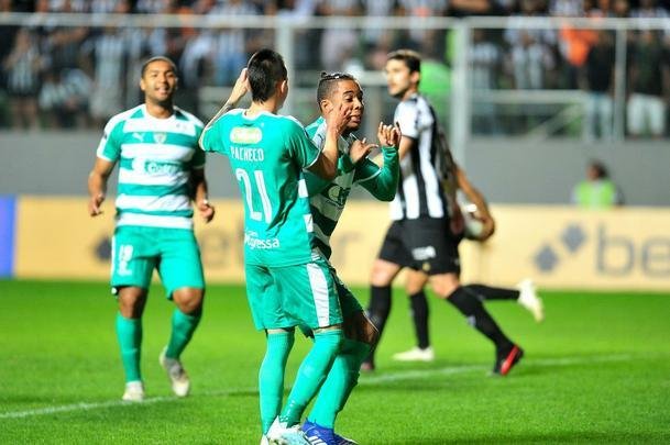 Lances do primeiro tempo de Atltico x La Equidad, no primeiro tempo