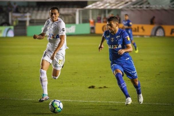 Fotos do jogo entre Santos e Cruzeiro, na Vila Belmiro, pelas quartas de final da Copa do Brasil