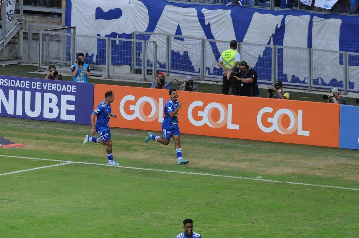 Fotos do jogo entre Cruzeiro e Ponte Preta, no Mineiro, em Belo Horizonte, pela 13 rodada da Srie B do Brasileiro