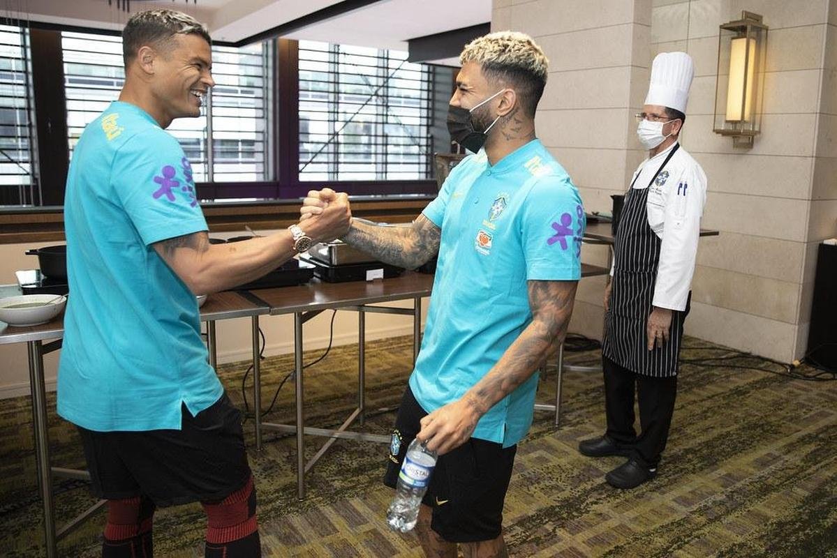 Jogadores se apresentam  Seleo Brasileira