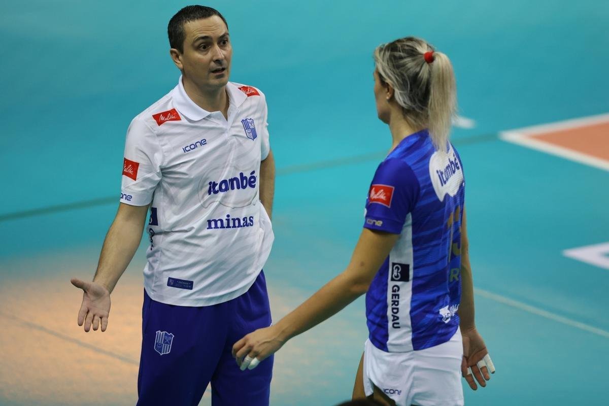Praia venceu o Minas por 3 sets a 0, em Brusque (SC), e conquistou a Supercopa