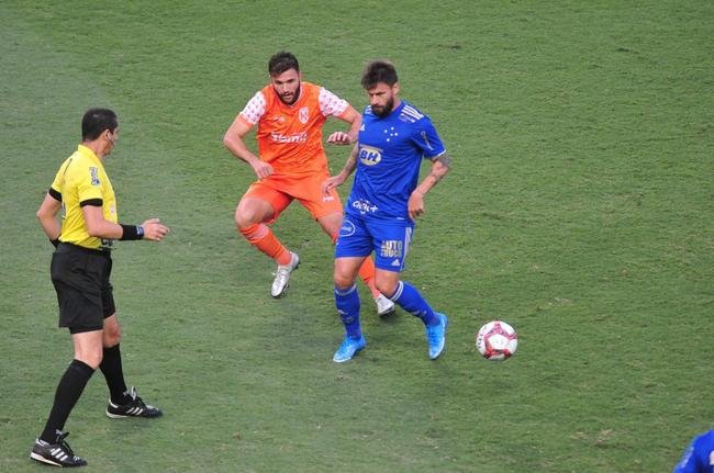 Fotos de Coimbra x Cruzeiro, no Independncia, pela 8 rodada do Mineiro. William Pottker e Felipe Augusto fizeram os gols da vitria celeste por 2 a 0.