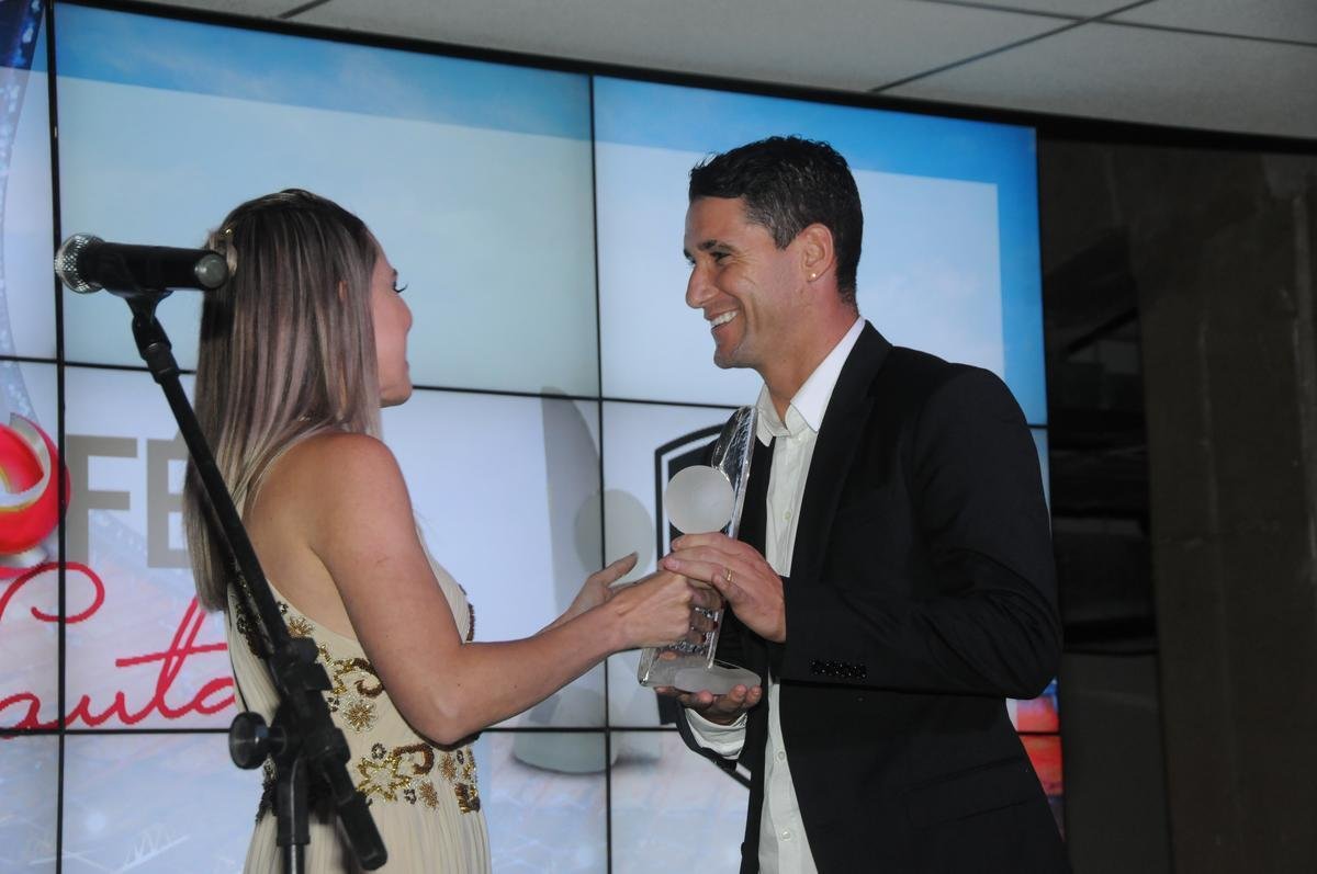 Trofu Tel Santana teve a 17 edio e premiou destaques do esporte mineiro em cerimnia no Mineiro