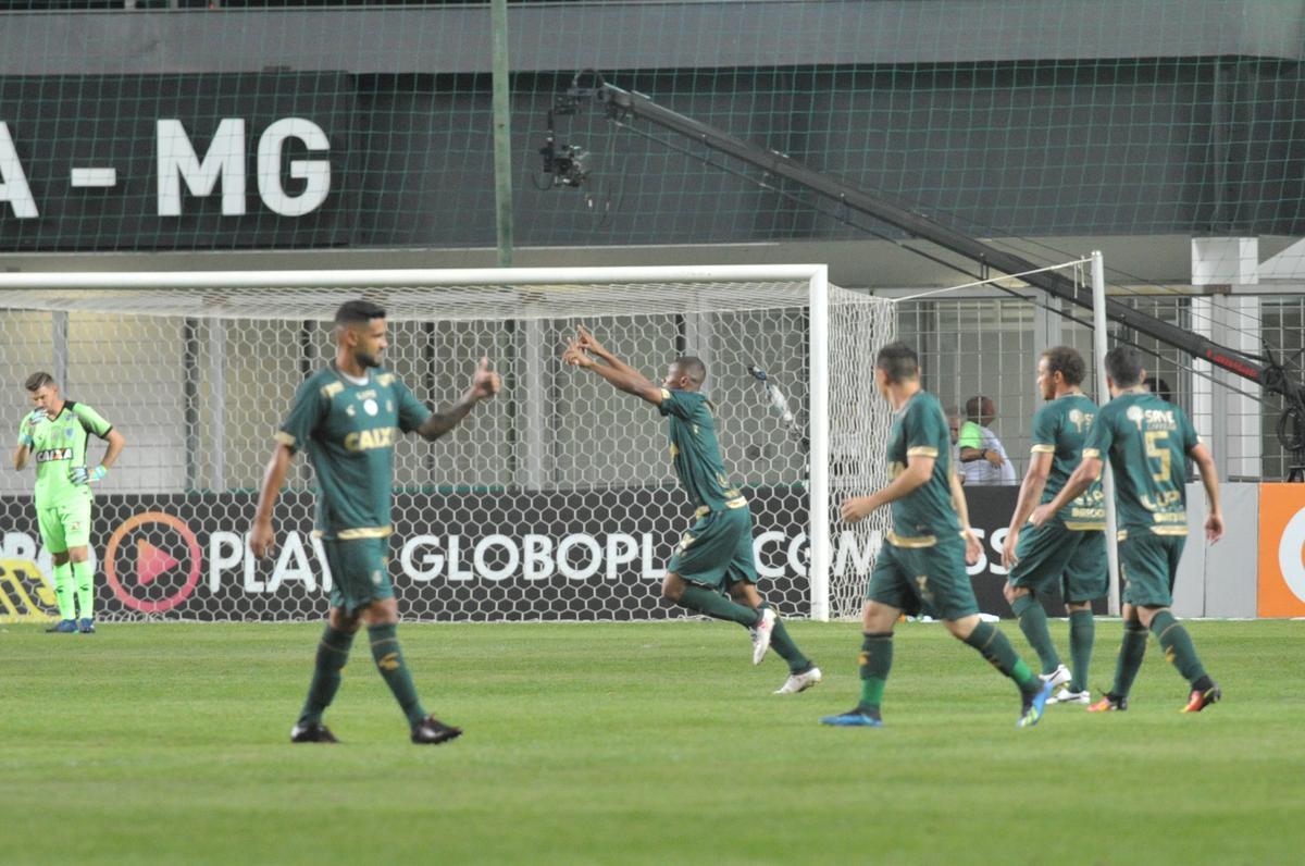 Fotos do jogo entre Amrica e Internacional, no Independncia, pela 15 rodada do Campeonato Brasileiro