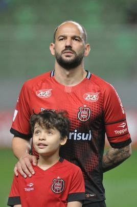 Fotos de Amrica x Brasil de Pelotas, no Independncia, pela 24 rodada da Srie B