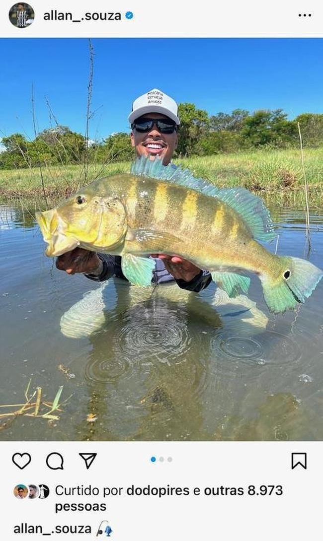 Volante Allan, entusiasta da pescaria, fez vrios registros praticando o hobby nos ltimos dias de frias.