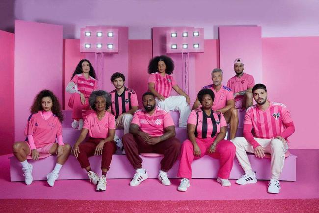Foto da campanha Outubro Rosa da Adidas