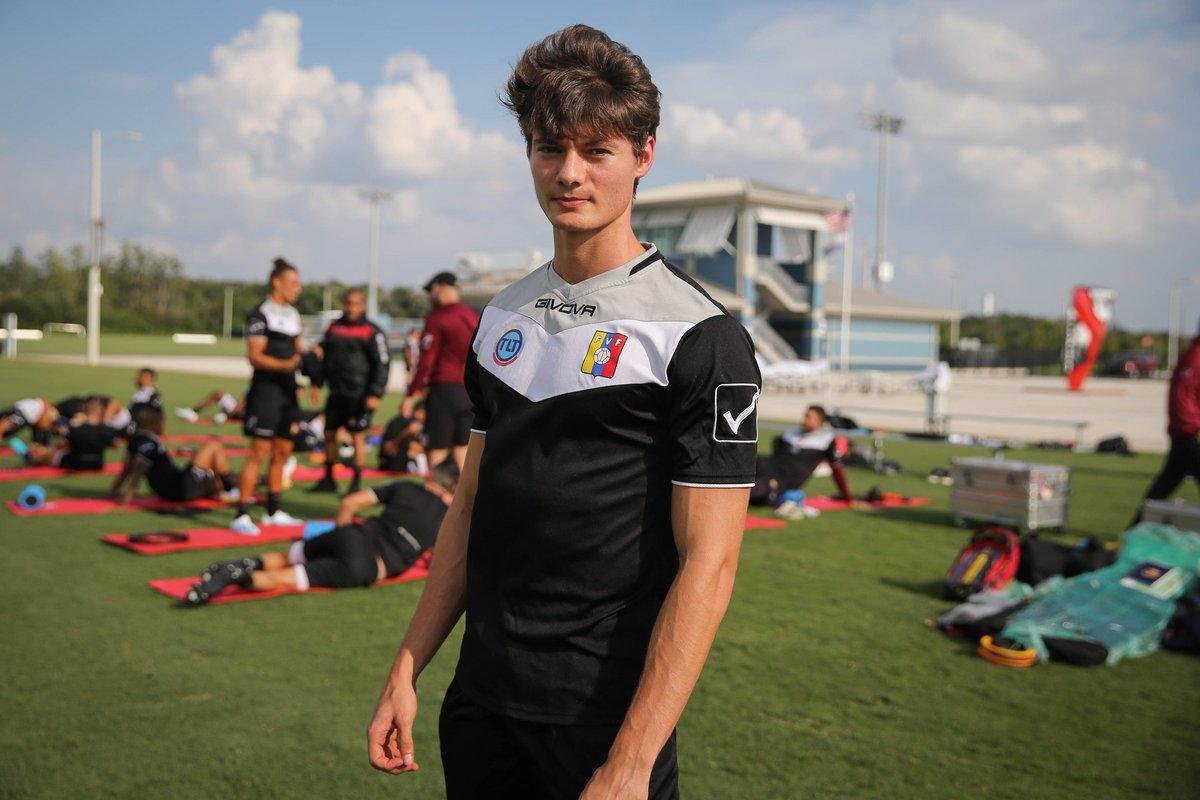 Alejandro Mitrano, lateral-esquerdo (Monagas-VEN)