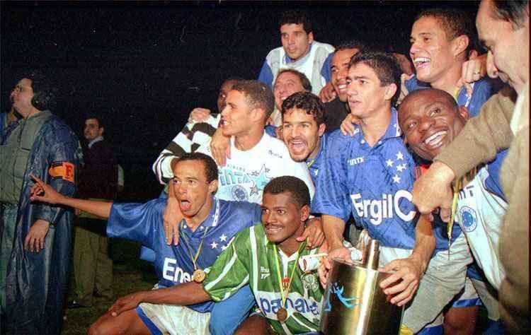 Em 1996, o Cruzeiro se tornou bicampeo da Copa do Brasil superando o badalado Palmeiras na deciso. O jogo da ida, no Mineiro, empate por 1 a 1. Na volta, Luizo abriu o placar no Palestra Itlia logo aos cinco minutos de jogo. Roberto Gacho empatou aos 25 minutos da etapa final, e o artilheiro Marcelo Ramos definiu a virada aos 38. 