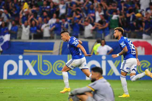Photos of the match between Cruzeiro and Crici