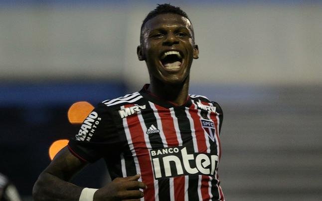 Arboleda (São Paulo): zagueiro, 27 anos, três jogos