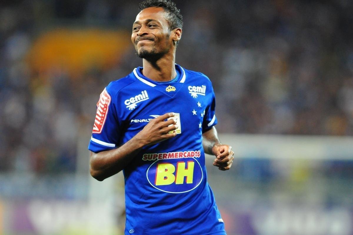 Meia Marquinhos (Flamengo: 2010-2011 / Cruzeiro: 2014-2015): 14 jogos por Flamengo (1 gol) e  61 jogos por Cruzeiro (10 gols)