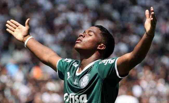 Jovem atacante de 16 anos do Palmeiras foi contratado pelo Real Madrid por R$ 333 milhes