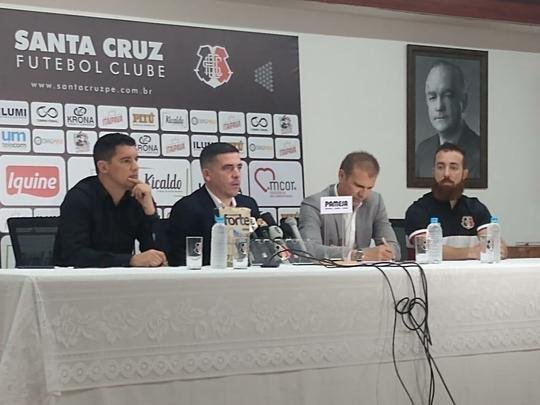 Treinador chega para sua segunda passagem no time coral e tem como missão levar o time a Série B