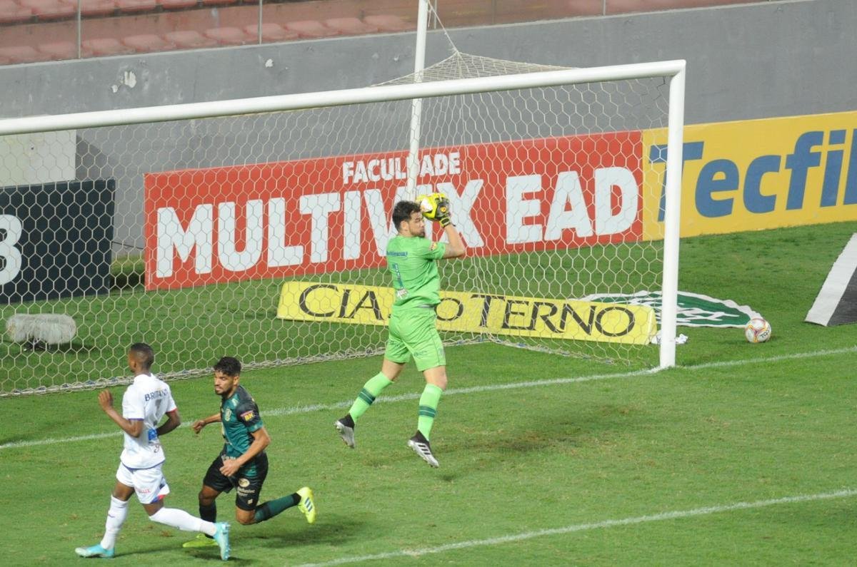 América x Paraná: veja fotos do jogo no Independência