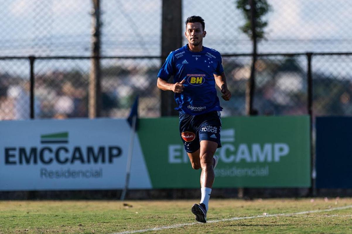 Henrique - volante do Cruzeiro