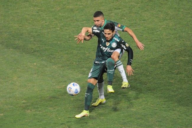 Na etapa final, Amrica desperdiou pnalti cobrado por Felipe Azevedo, mas conseguiu o empate em golao de Patric