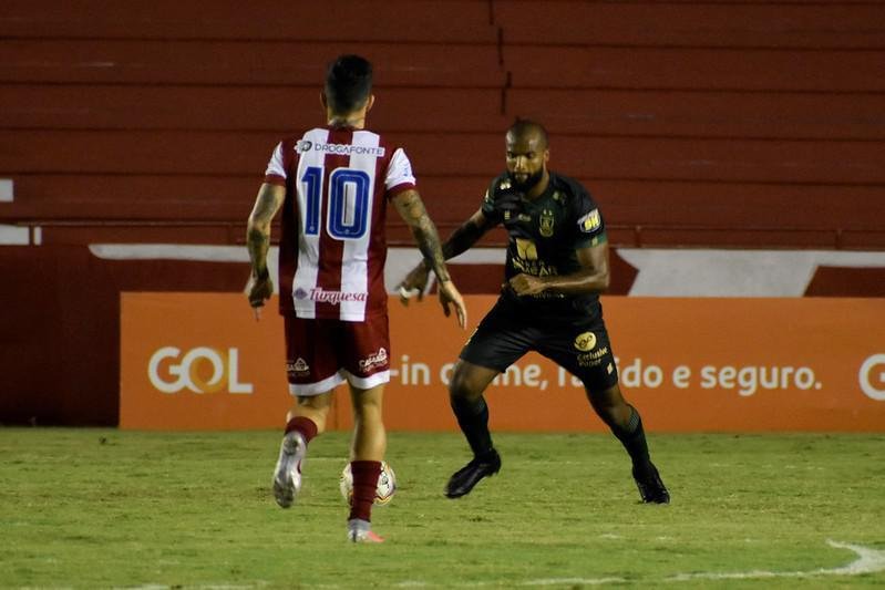 Náutico e América se enfrentaram no estádio dos Aflitos