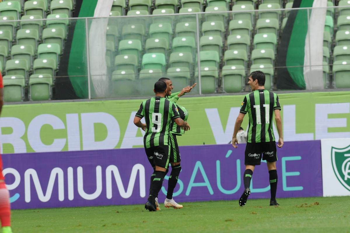 Fotos da vitria do Amrica sobre o Tombense, por 2 a 1, no Independncia, pela stima rodada do Campeonato Mineiro. Triunfo coloca Coelho na liderana do Estadual