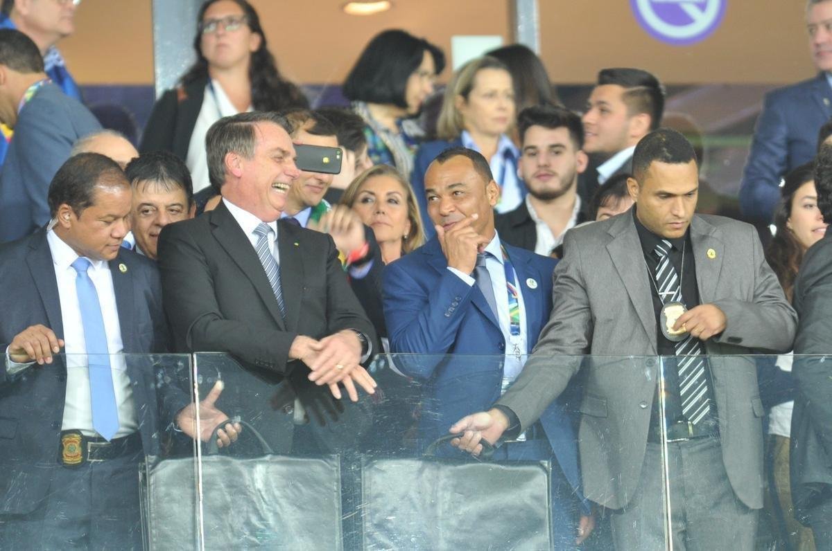 Governador de Minas, Romeu Zema, esteve no camarote do presidente Jair Bolsonaro no Mineiro durante jogo entre Brasil e Argentina pela semifinal da Copa Amrica