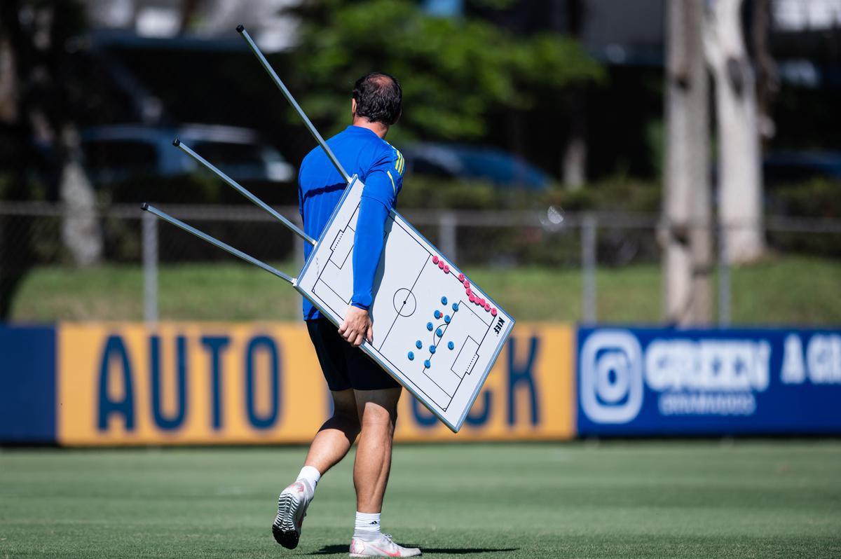 Cruzeiro, 3º colocado, pega o líder Atlético no Mineirão pela 9ª rodada do Campeonato Mineiro