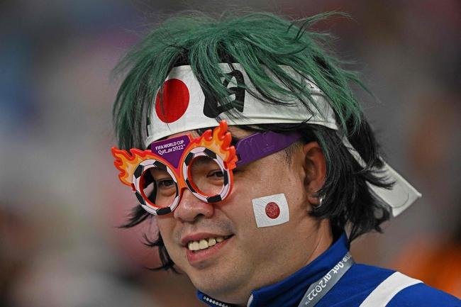 Torcida coloriu o Estdio Al Janoub, no Catar, para acompanhar a partida entre Japo e Crocia, pelas oitavas de final