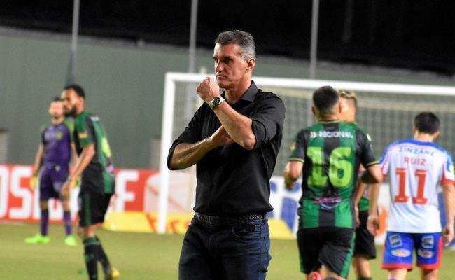 Vagner Mancini fez elogios ao desempenho do Am�rica na vit�ria sobre o Bahia
