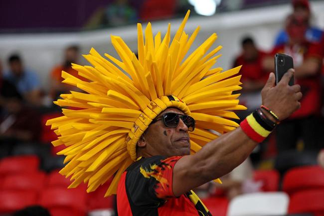 Torcedores de Bélgica e Canadá no jogo pela Copa do Mundo