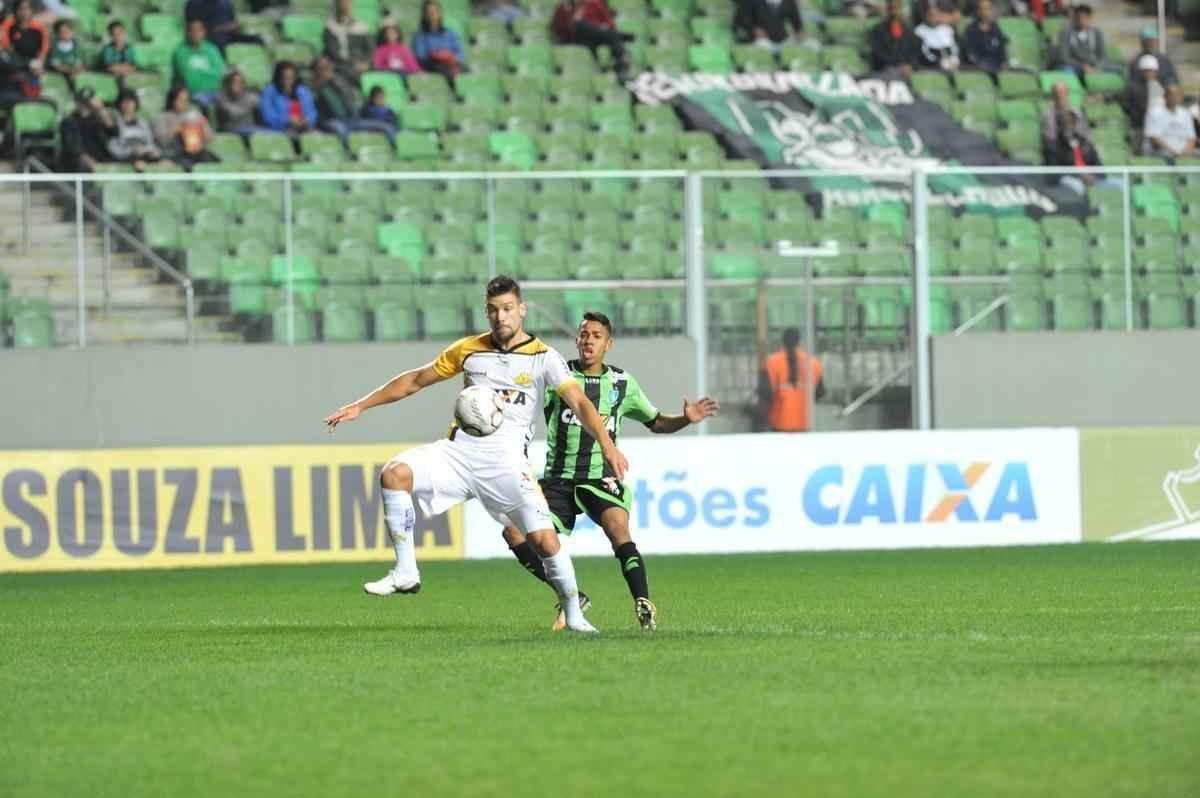 Imagens da partida entre Amrica e Cricima, no Independncia, pela Srie B do Brasileiro