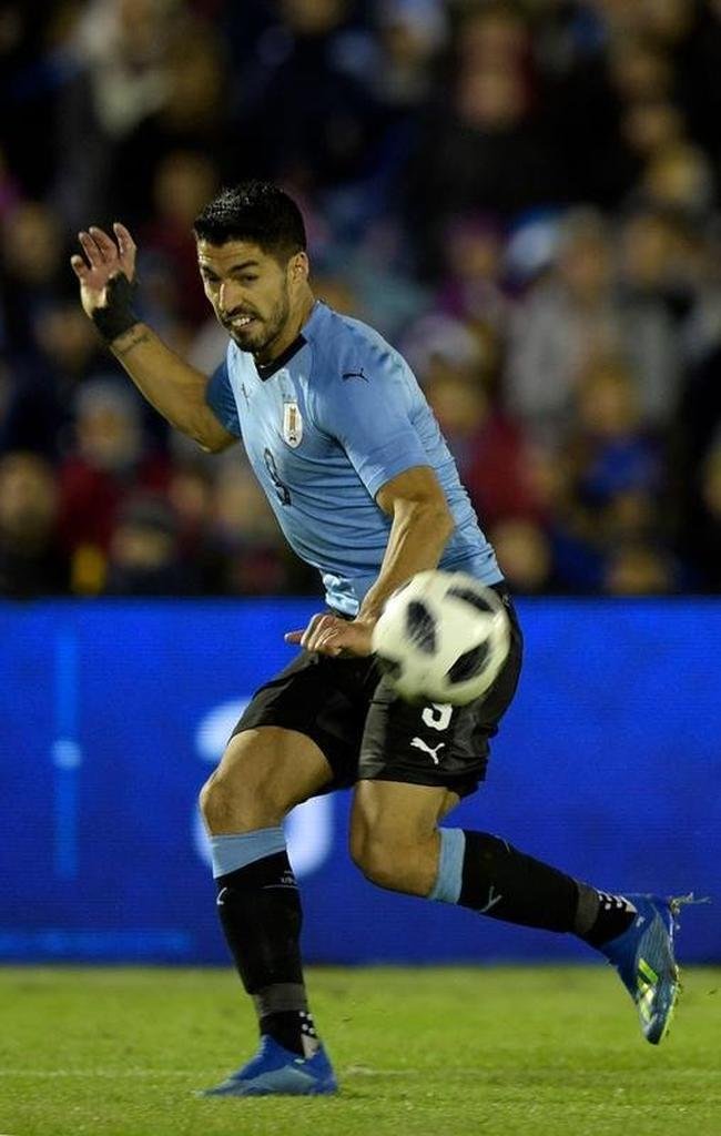 Fotos da vitria do Uruguai sobre o Uzbequisto, em Montevidu, em amistoso antes da Copa