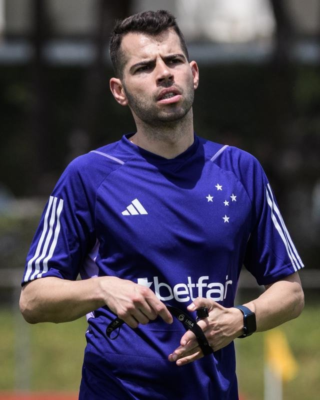 Fotos do primeiro treino do tcnico portugus Pepa no Cruzeiro