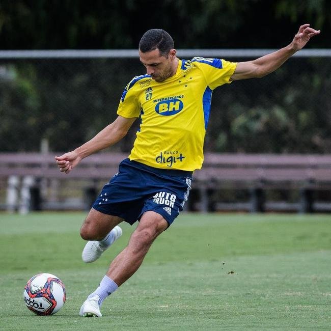 Jogadores do Cruzeiro realizaram primeiro treino sob comando de Mozart nesta sexta-feira (11/06)