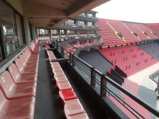 Construído em 1946, o Cemitério de Elefantes foi onde o Colón venceu o Santos de Pelé, a Seleção Argentina, o Peñarol, então campeão mundial, e os poderosos River Plate e Boca Juniors