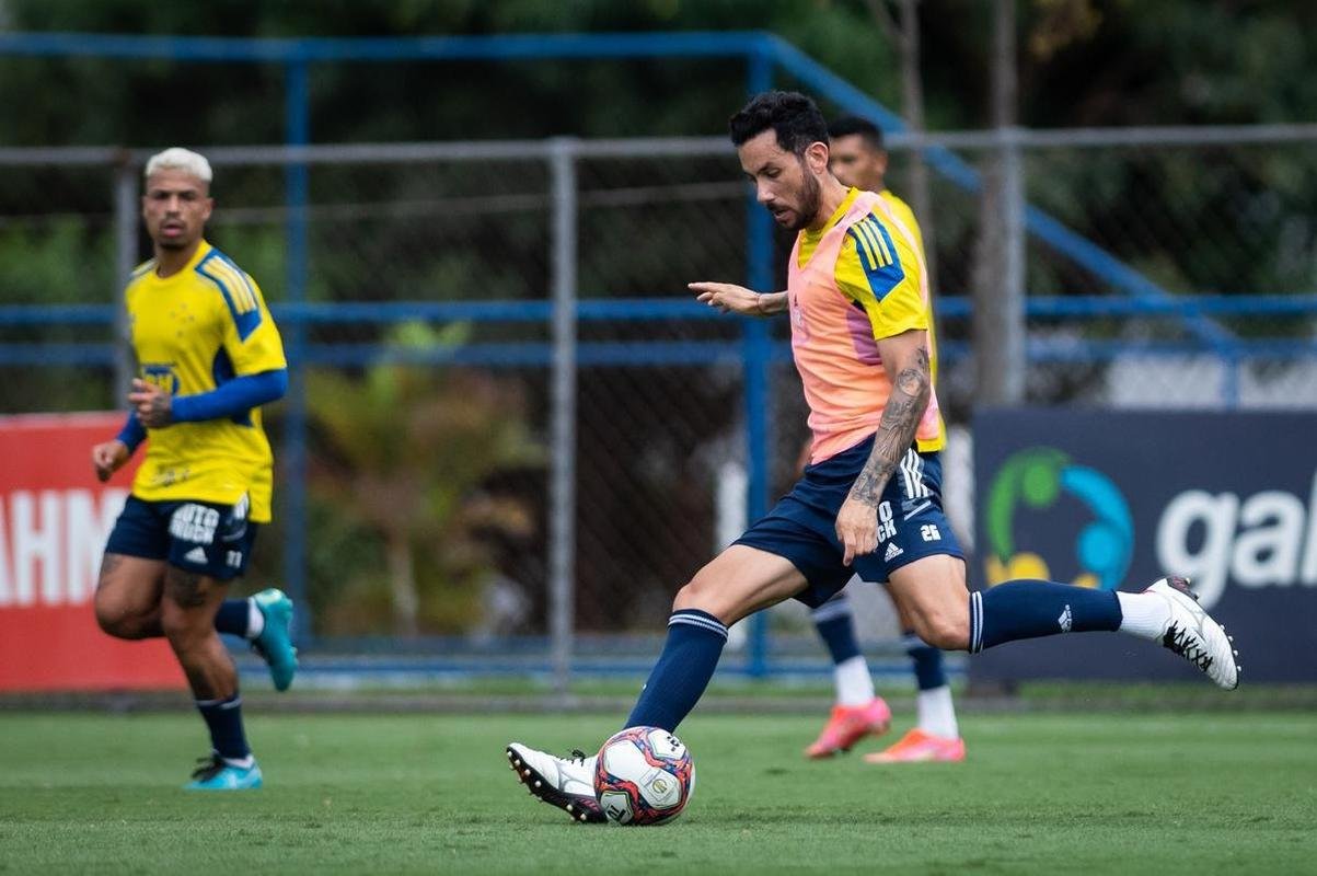 Fotos do treino do Cruzeiro desta segunda-feira (18/10)