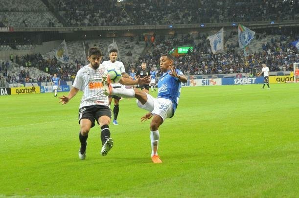 Fotos de Cruzeiro x Corinthians, no Mineiro, pela oitava rodada do Campeonato Brasileiro