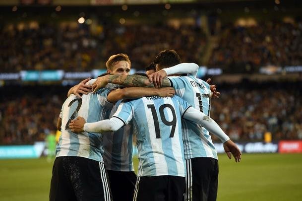 Brasil e Argentina se enfrentaram na manh desta sexta-feira, na Austrlia 