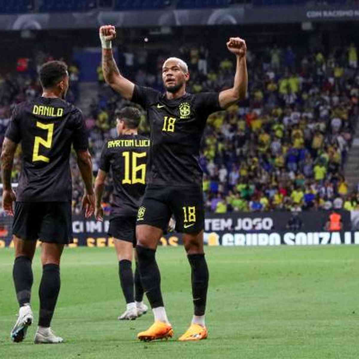 Em jogo com seis gols, Brasil perde para Senegal no último amistoso antes  das Eliminatórias - Seleção Brasileira - Br - Futboo.com