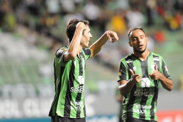 Com gols de Felipe Augusto e Al, Amrica venceu Coimbra por 2 a 0, nesta segunda-feira, no Independncia, pela sexta rodada do Campeonato Mineiro