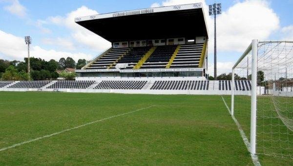 Germano Krüger - após passar por reformas, o estádio onde joga o Operário Ferroviário-PR teve a capacidade aumentada de 8.832 para 10.281 torcedores.