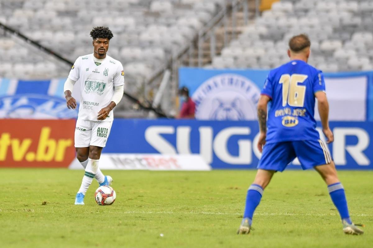 Eduardo Bauermann (zagueiro) - 6.5