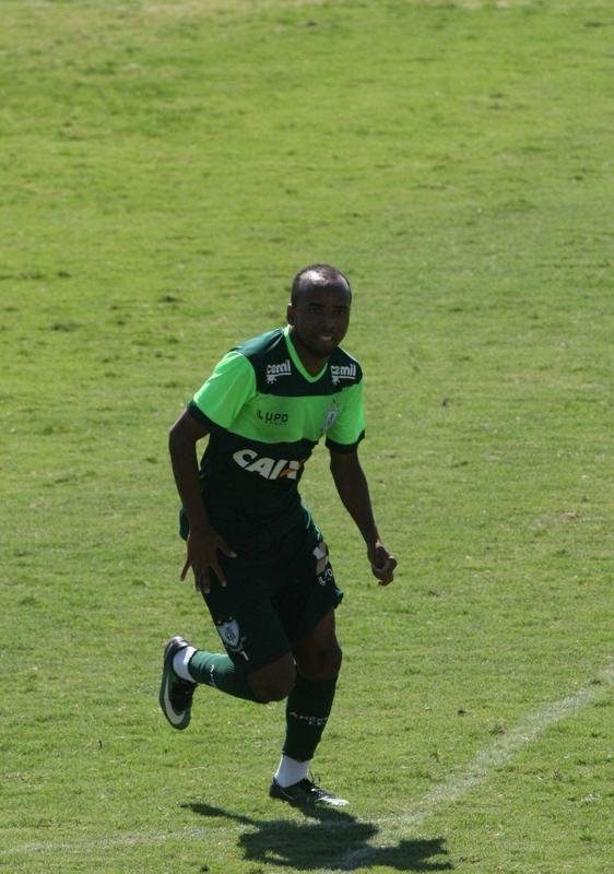 Marion (atacante) - contratado em janeiro de 2017 aps deixar o Atltico, fez 13 partidas e marcou um gol no ano. Saiu do Coelho no meio da temporada. Seu ltimo clube foi o CRB.