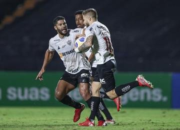 Líder do Brasileiro, time alvinegro buscou 1 a 1 no Rio de Janeiro e agora tem vantagem de seis pontos em relação ao segundo colocado Palmeiras