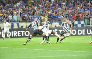 Imagens da torcida e da partida entre Cruzeiro e Santos, no Mineiro