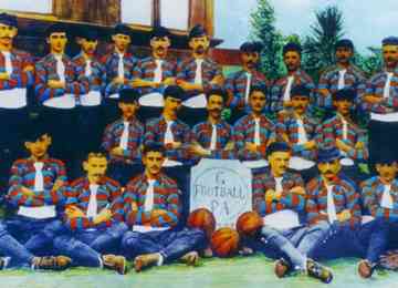 Diga-se de passagem que o Grêmio é o clube mais antigo do Brasil; em 15 de setembro de 1903 foi escrita a ata de fundação do time