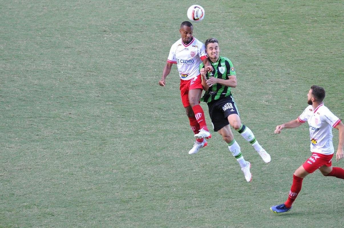 Fotos do jogo entre Amrica e Villa Nova, no Independncia, em BH, pela 9 rodada do Campeonato Mineiro