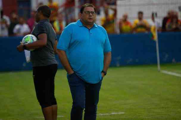 Leo foi eliminado por 2 a 1 para o Quadricolor em confronto nico no estdio Augusto Bauer fim do jogo foi marcado por polmica 